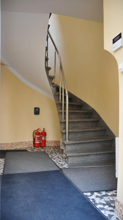 Riga City Center Quiet Apartment With Free Private Parking ภายนอก รูปภาพ